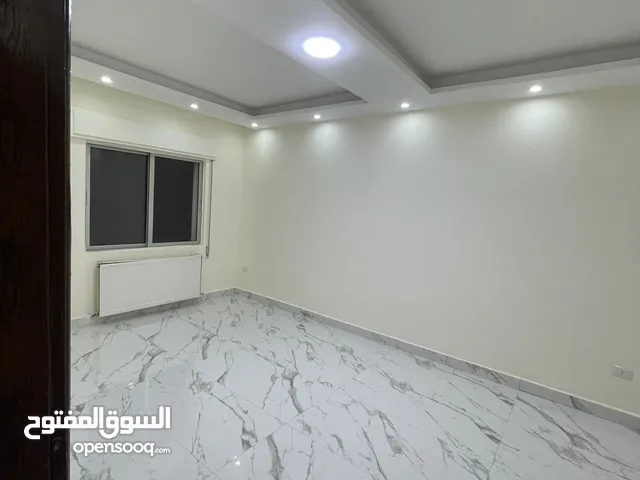بالقرب من فندق الموڤنبك ، 190متر 4 نوم