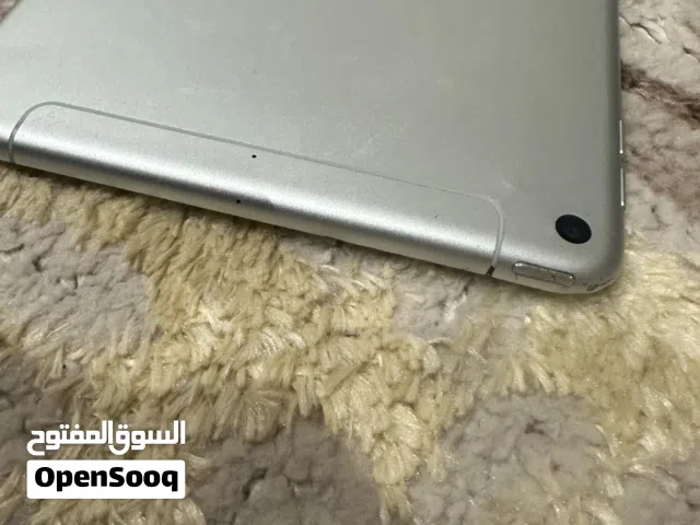 Apple iPad 64 GB in Tripoli