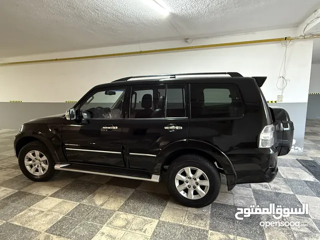 ميسيوبيشي جيب باجيرو 2016 وارد الوكاله فل مواصفات تامين شامل