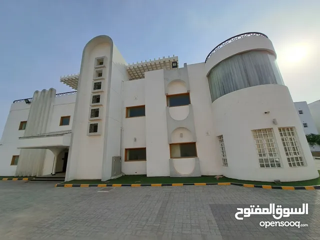 Semi Furnished Villa in Muscat Al-Hail