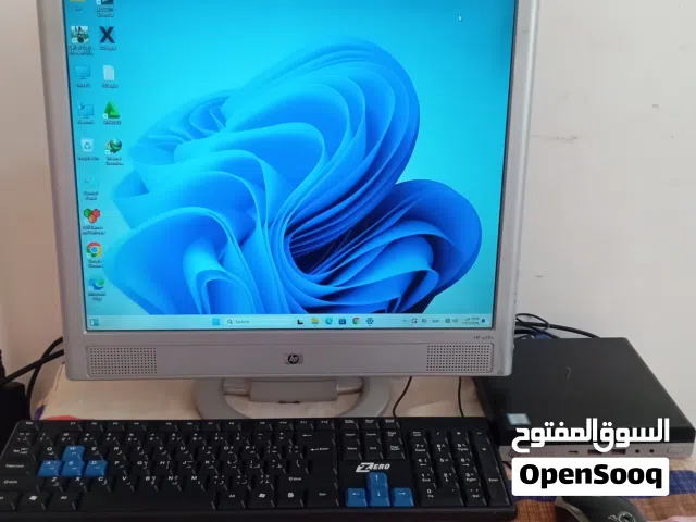 كمبيوتر hp مع شاشة وجميع الملحقات كم موضح في الصورة