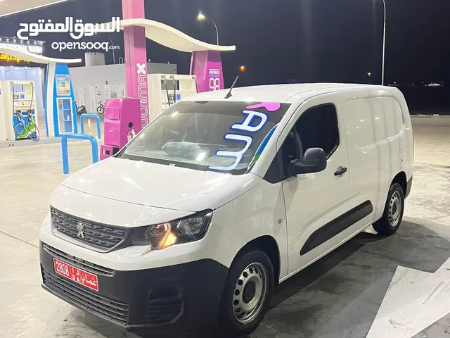 Peugeot Partner Standard in Al Dakhiliya