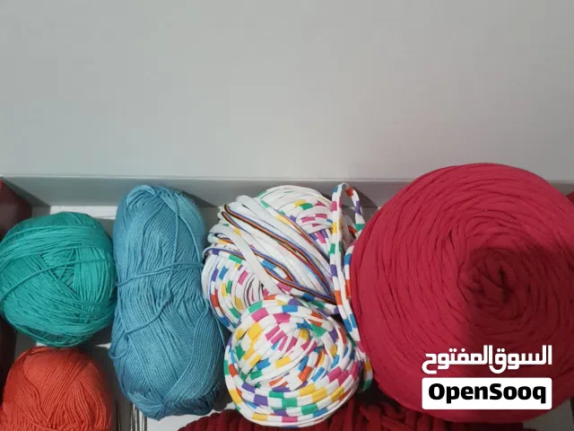 أدوات كروشيه مستعملة بحالة جيدة