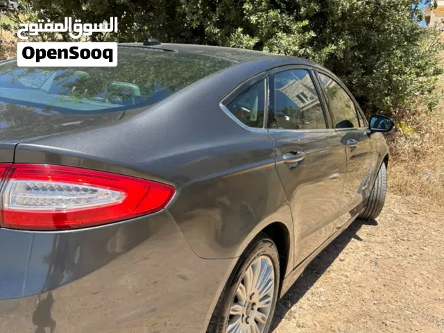 2015 فورد فيوجن SE
