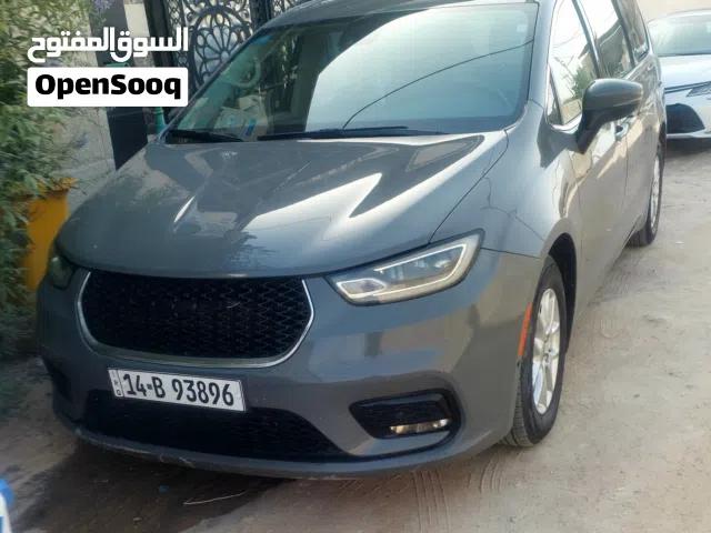 2023 كرايسلر باسيفيكا Standard