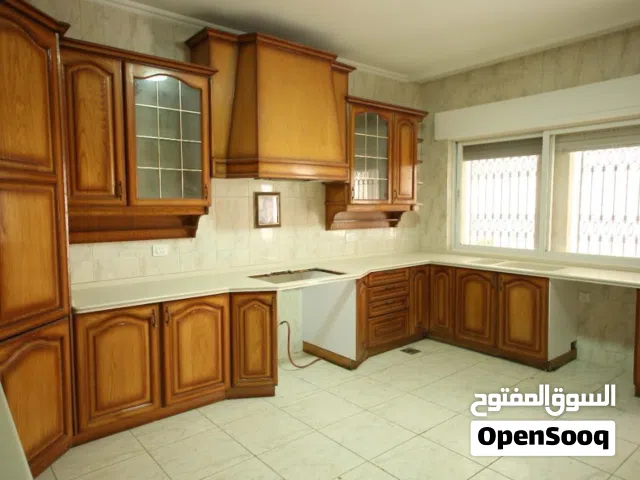 992 m2 5 Bedrooms Villa for Sale in Amman Abdoun