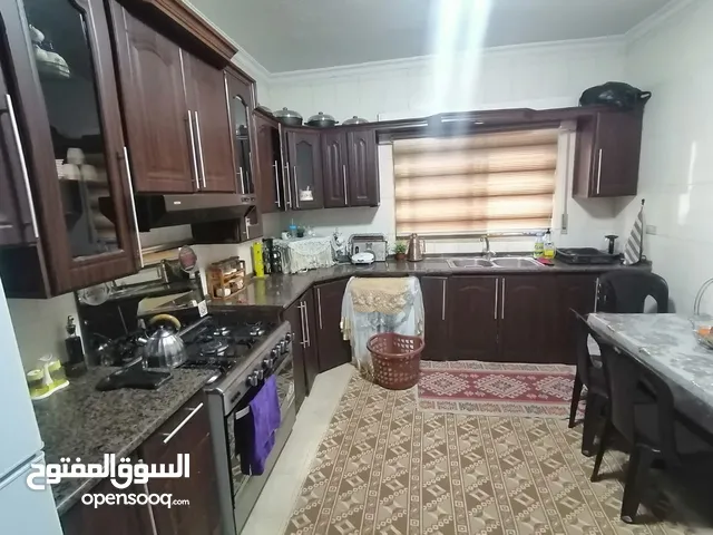 142 m2 3 Bedrooms Apartments for Sale in Amman Jabal Al Zohor