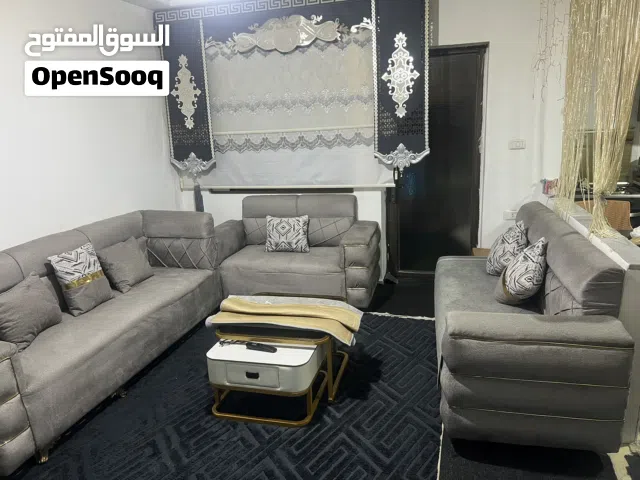 طقم كنب بحال لجديد للبيع لقطه