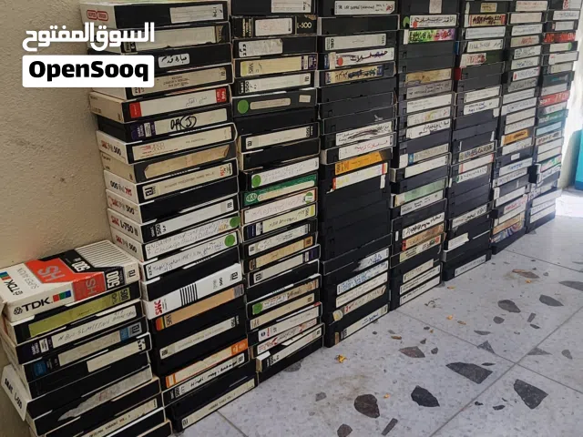 كمية اشرطة فيديو منوعة 180 شريط vhs tapes