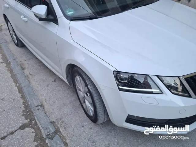 سياره سكودا استيشن اوكتافيا 2020  فل الفل  إضافات ما عدا فتحه