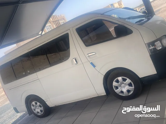 Toyota Hiace 2013 in Al Dakhiliya