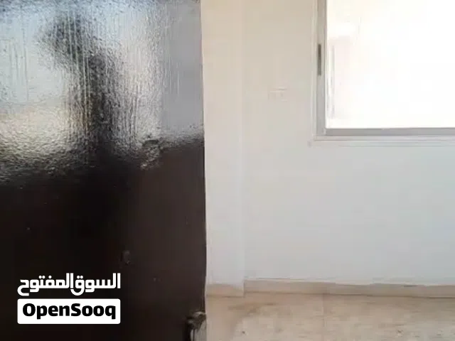 شقه للايجار في مدينة الزرقـــاء - جبل الأمير حسن.. بالقرب من مسجد الأنصار.. طابق ثاني