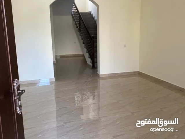 180 m2 5 Bedrooms Villa for Rent in Al Batinah Sohar