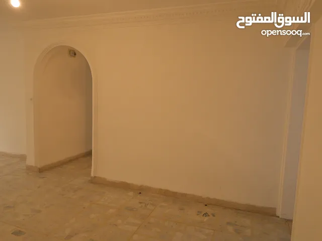 شقه للبيع بسعر مغري مرج الحمام مقابل المركز الامني