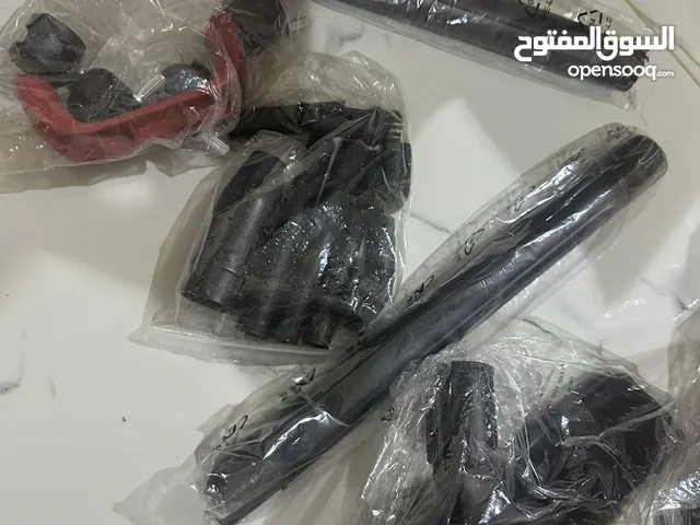 مكنسة كهربائية مع جميع ملحقات جديدة لم يتم استعمالها مع خاصية تنظيف