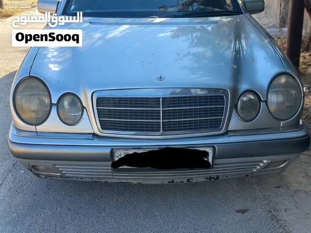 1997 مرسيدس بنز الفئة-E E 200