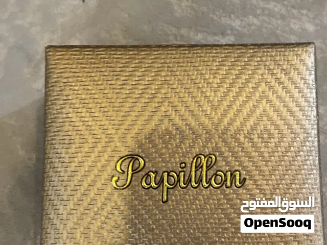 ساعة نسائية بكرتونها وضمانها وقراطيسها