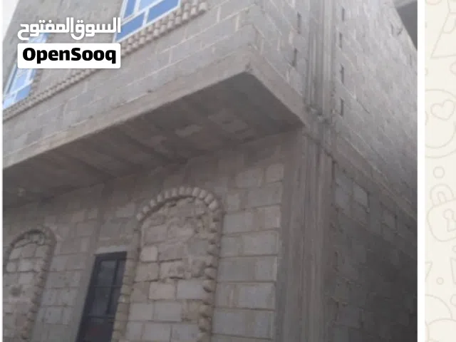 177 m2 3 Bedrooms Townhouse for Sale in Sana'a Hezyaz