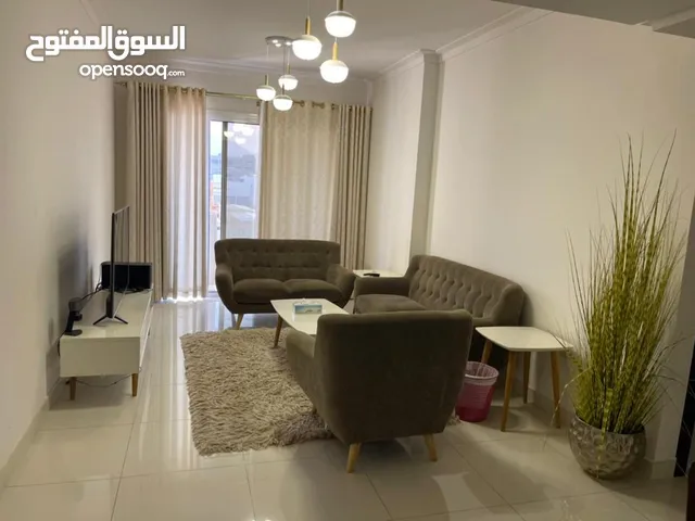 شقه سكنية للبيع في مسقط مجمع تلال فاخره مؤثثة ومكيفه