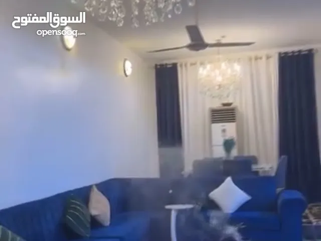 برده تتكون من ثلاث قطع تور ابيض قماش راقي مع قطعتين مخمل درجه أوله