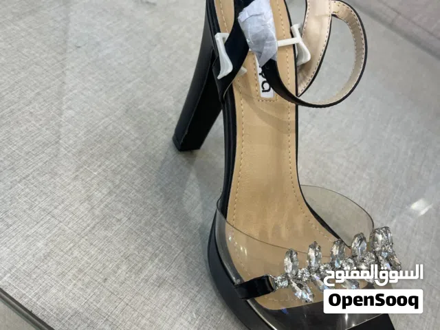 Other With Heels in Al Riyadh