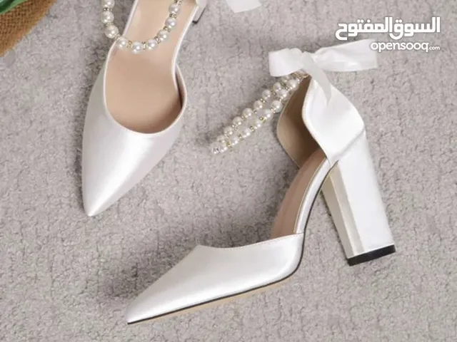 كعب نسائي من القماش