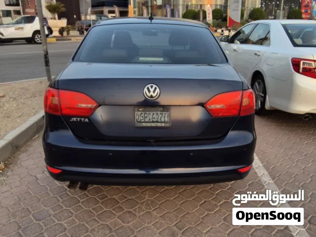 2012 فولكسفاغن جيتا Standard