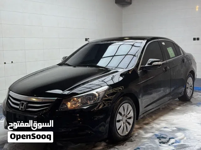 مطلوب هوندا اكورد 2012 تكون نفس المسكرينه هاذي ونفس لون هاذي اسود يكون لي عنده يعرض والفاضي يذكر ربي