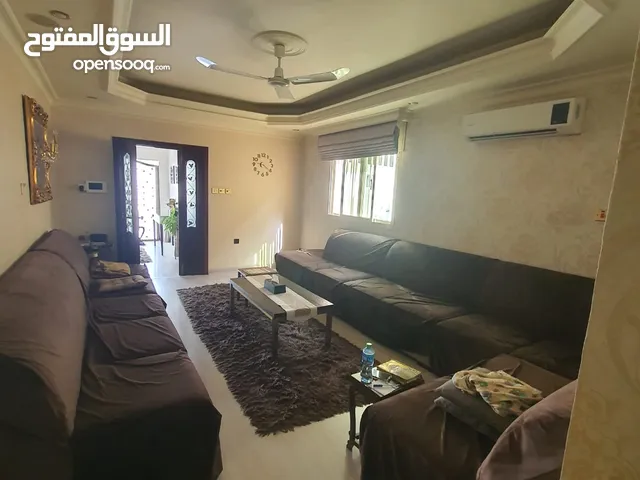 220m2 5 Bedrooms Townhouse for Sale in Muharraq Arad