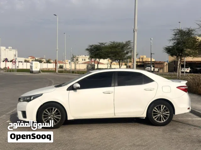 2014 تويوتا كورولا Limited