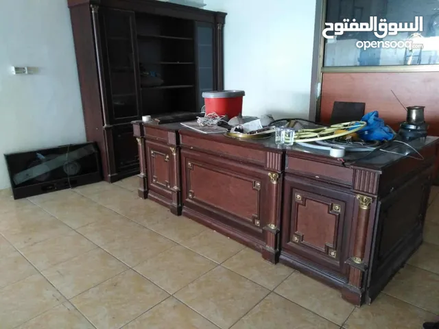 مكتب للبيع