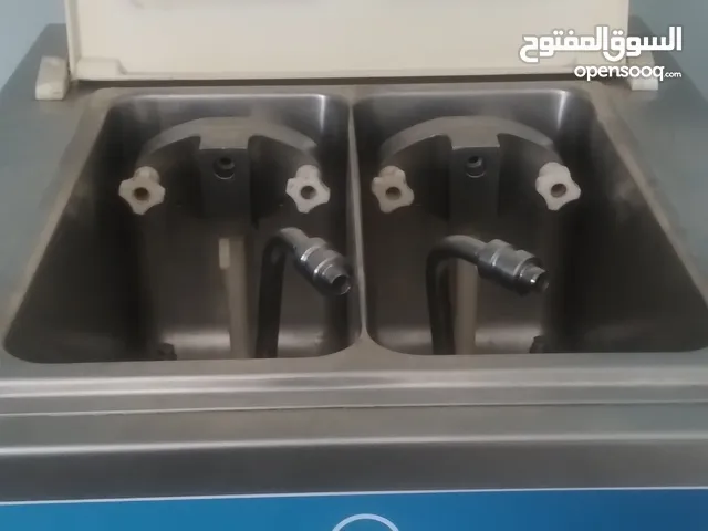 ماكنة ايس كريم سوفت ايطالي للبيع