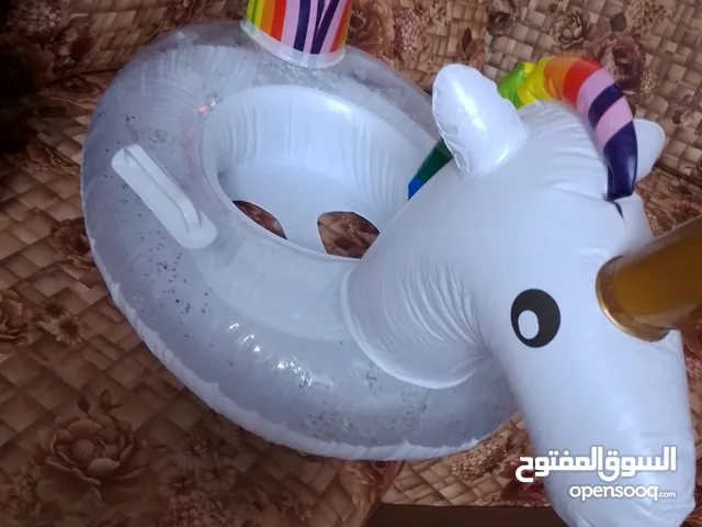 ملابس مائيه متوفر 4 اشكال حصان ابيض قرش ازرق سبايدر مان احمر مقعدحامي للشمس+ طواشات ايدين+ ستره لبس