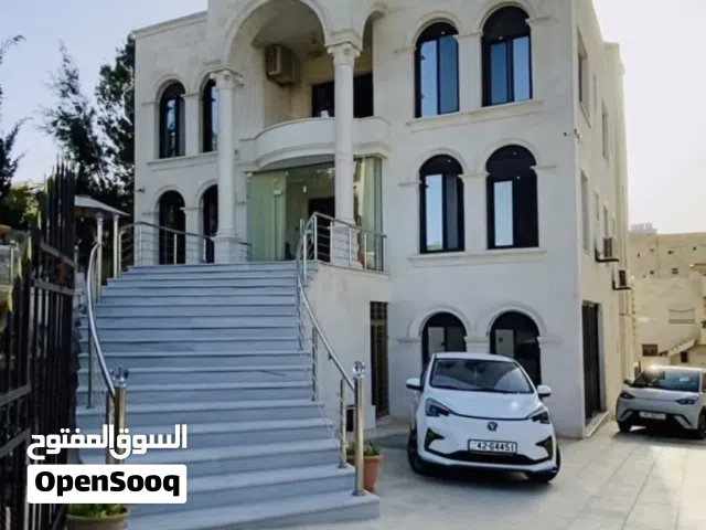 ڤيلا ملوكية فآخرة للبيع في الطبقة قرب الظهير