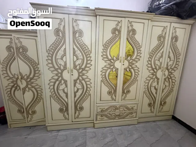 غرفة نوم عراقية مستخدمة شي قليل بعدها نظيفة
