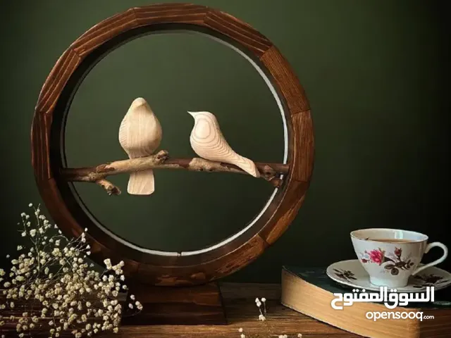 مصباح خشبي يدوي الصنع بتصميم فني للطيور - إضاءة حديثة وديكورية