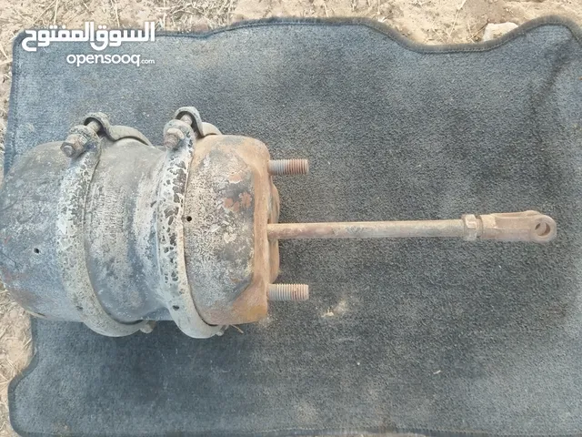 سفيتي مقطورة شبه جديد فتحتان للهواء عدد 4 قطع
