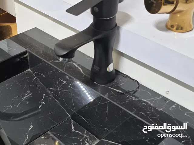 خلاطات مغاسل متنوعة الاشكال والالوان