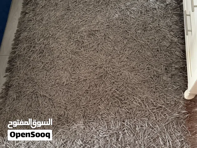 سجادة بحالة ممتازة