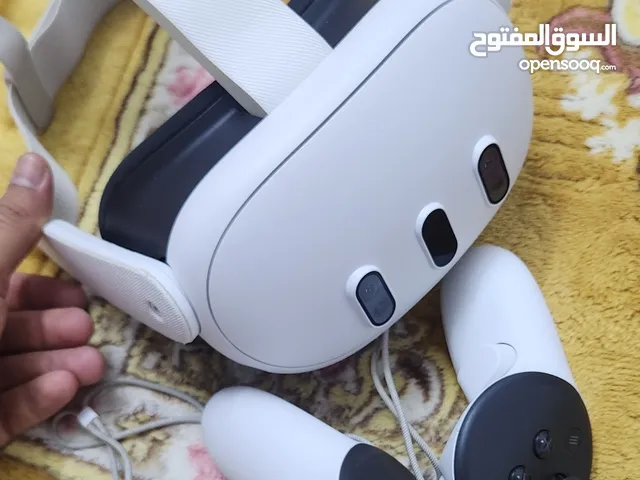 نظارة vr meta quest 3 نظيفه مع ضمان ويتوفر الجيل الثاني 2 اقرا الوصف قبل تتصل