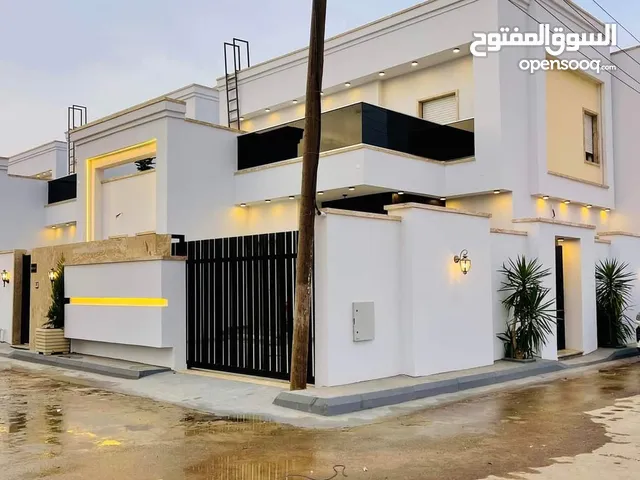 235m2 4 Bedrooms Villa for Sale in Tripoli Ain Zara