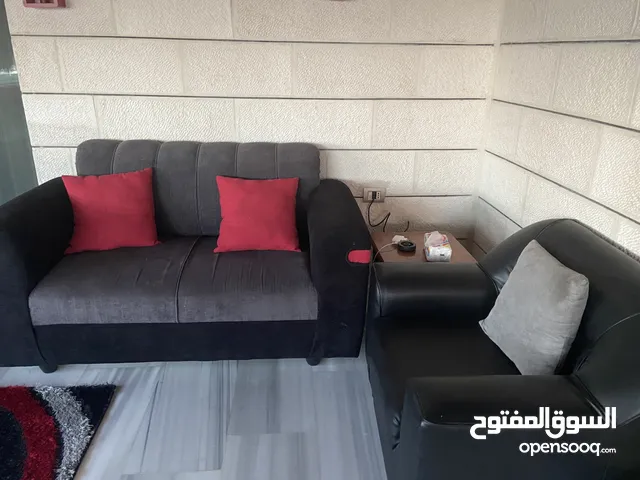 طقم كنب بحالة جيدة جدا