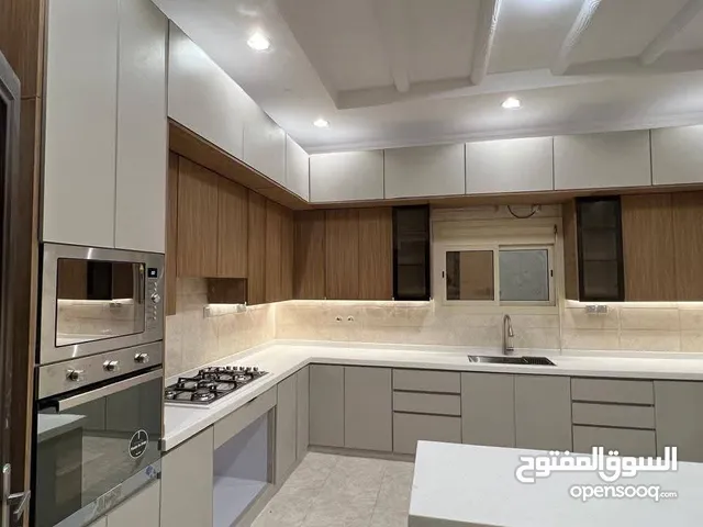 تفصيل مطابخ المونيومَ صاج والمونيوم عادي وخشب ورخام صناعي حسب الطلب للاستفسار على رقم الجوال