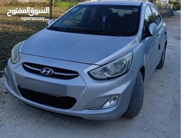 هونداي اكسنت 2012 ممتازه بدون حوادث ديزل السيارة واقتصادية جدا جنط مغنيسيوم ،فرش جلد شاشة كبيرة مكيف