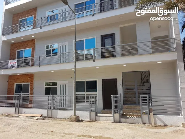 شقة في منطقة المأمون/ بغداد مساحة كبيرة 200 متر