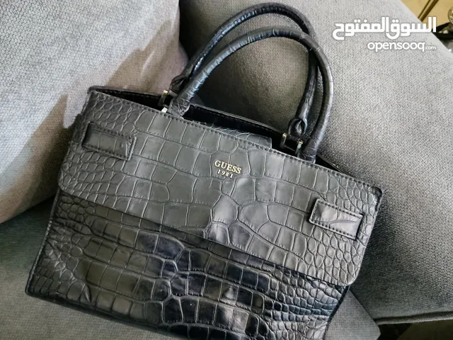 حقائب مستعملة ماركات اصلية 5 دنانير للحقيبة