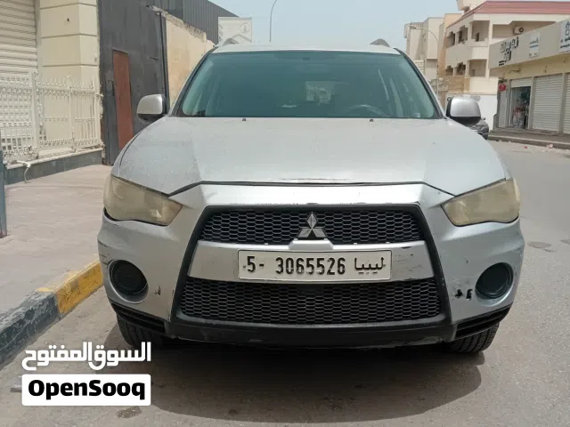 2010 ميتسوبيشي اوتلاندر Standard