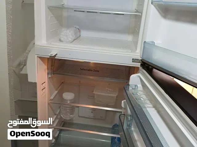 ثلاجة هيتاشي ياباني 24 قدم أستخدام خفيف نضافه_تامه تبريد ممتاز جداً المكان خيطان