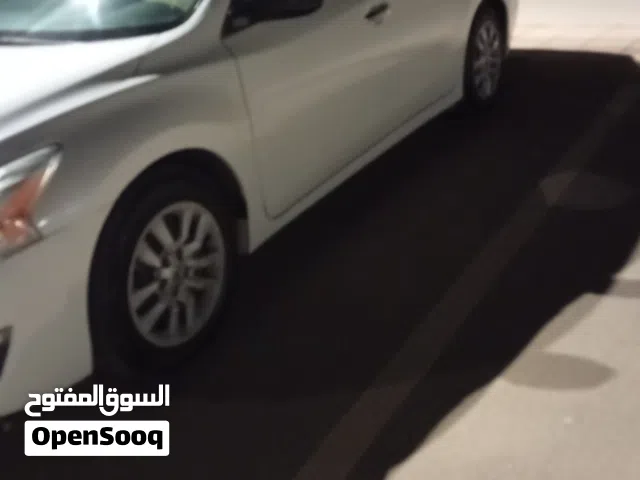 2013 نيسان التيما SV