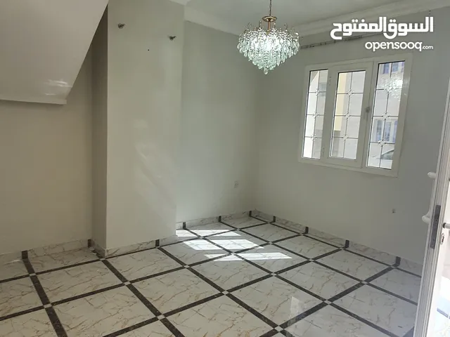 300 m2 5 Bedrooms Villa for Rent in Doha Other